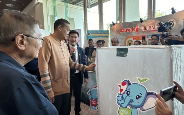 หัวหน้าหน่วยวิจัย 3E ปฏิบัติหน้าที่ร่วมกับสาธารณสุขจังหวัดเชียงใหม่ ให้ข้อมูลงานวิจัยแก้ไขปัญหาฝุ่นควัน