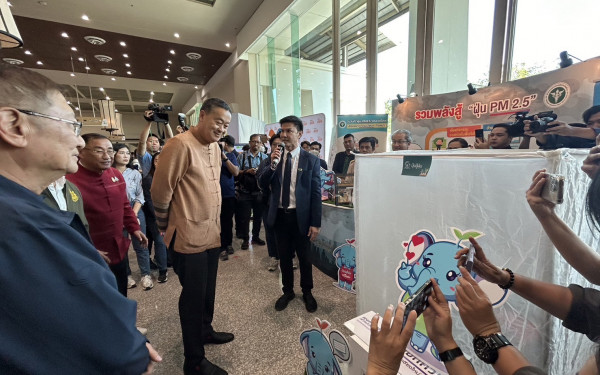 หัวหน้าหน่วยวิจัย 3E ปฏิบัติหน้าที่ร่วมกับสาธารณสุขจังหวัดเชียงใหม่ ให้ข้อมูลงานวิจัยแก้ไขปัญหาฝุ่นควัน