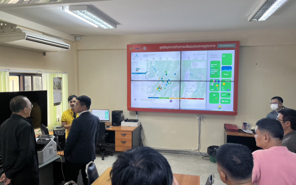 หน่วยวิจัย 3E ร่วมเสวนาในพิธีเปิดศูนย์บัญชาการด้านการเปลี่ยนแปลงสภาพภูมิอากาศอำเภอแม่เมาะและระบบบริหารจัดการเชื้อเพลิงเพื่อลดฝุ่น PM2.5
