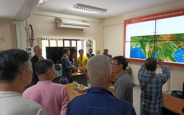 หน่วยวิจัย 3E ร่วมเสวนาในพิธีเปิดศูนย์บัญชาการด้านการเปลี่ยนแปลงสภาพภูมิอากาศอำเภอแม่เมาะและระบบบริหารจัดการเชื้อเพลิงเพื่อลดฝุ่น PM2.5