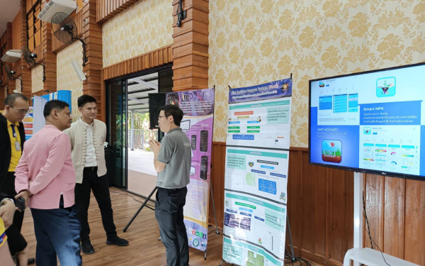 หน่วยวิจัย 3E ร่วมเสวนาในพิธีเปิดศูนย์บัญชาการด้านการเปลี่ยนแปลงสภาพภูมิอากาศอำเภอแม่เมาะและระบบบริหารจัดการเชื้อเพลิงเพื่อลดฝุ่น PM2.5