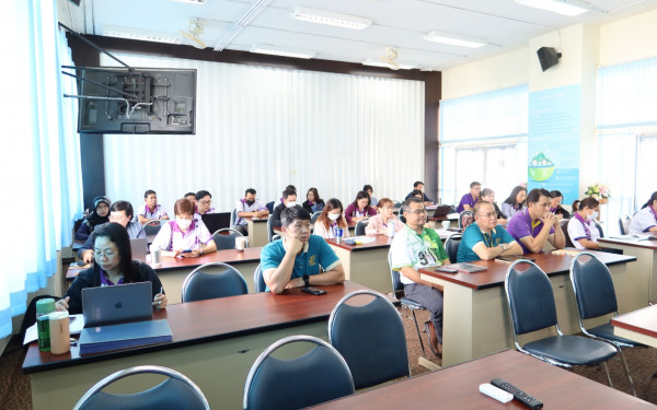 หัวหน้าหน่วยวิจัย3E เป็นวิทยากรบรรยาย ในฐานะผู้เชี่ยวชาญด้านคาร์บอนฟุตพริ้นท์ และจัดทำ workshop แก่บุคลากรและนักศึกษา มหาวิทยาลัยแม่โจ้