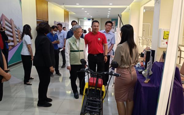 DustBoy โชว์ผลงานเครื่องตรวจวัดคุณภาพอากาศและรถมอเตอร์ไซด์ไฟฟ้าวัดฝุ่น