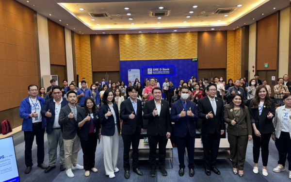 :3ENEWS:: รศ.ดร.เศรษฐ์ สัมภัตตะกุล มอบหมายให้ศูนย์ 3E-South ร่วมออกบูธในงานลงนามความร่วมมือ SME Bank และ อบก.