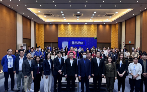 :3ENEWS:: รศ.ดร.เศรษฐ์ สัมภัตตะกุล มอบหมายให้ศูนย์ 3E-South ร่วมออกบูธในงานลงนามความร่วมมือ SME Bank และ อบก.