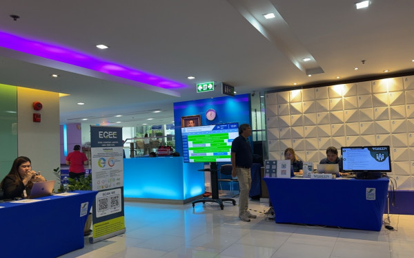 :3ENEWS:: รศ.ดร.เศรษฐ์ สัมภัตตะกุล มอบหมายให้ศูนย์ 3E-South ร่วมออกบูธในงานลงนามความร่วมมือ SME Bank และ อบก.