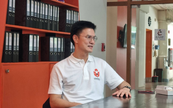 หน่วยวิจัย 3E ร่วมเป็นวิทยากรบรรยายความรู้เกี่ยวกับ  การประเมิน Carbon footprint ระบบการทวนสอบ และ platform ด้านก๊าซเรือนกระจก ให้กับผู้บริหาร และบุคลากรของวิทยาลัยศิลปะ สื่อ และเทคโนโลยี มช.