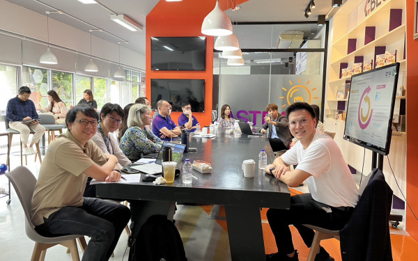 หน่วยวิจัย 3E ร่วมเป็นวิทยากรบรรยายความรู้เกี่ยวกับ  การประเมิน Carbon footprint ระบบการทวนสอบ และ platform ด้านก๊าซเรือนกระจก ให้กับผู้บริหาร และบุคลากรของวิทยาลัยศิลปะ สื่อ และเทคโนโลยี มช.