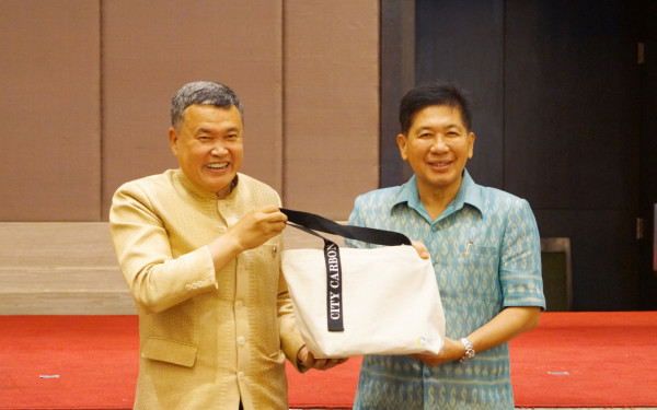 3E ร่วมกับ อบก. จัดงานแถลงผลสำเร็จผลการดำเนินงาน “โครงการส่งเสริมการจัดทำคาร์บอนฟุตพริ้นท์ขององค์กรปกครองส่วนท้องถิ่น” และมอบโล่เกียรติคุณ