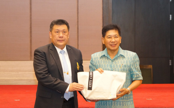 3E ร่วมกับ อบก. จัดงานแถลงผลสำเร็จผลการดำเนินงาน “โครงการส่งเสริมการจัดทำคาร์บอนฟุตพริ้นท์ขององค์กรปกครองส่วนท้องถิ่น” และมอบโล่เกียรติคุณ