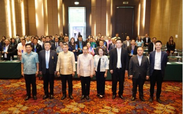 3E ร่วมกับ อบก. จัดงานแถลงผลสำเร็จผลการดำเนินงาน “โครงการส่งเสริมการจัดทำคาร์บอนฟุตพริ้นท์ขององค์กรปกครองส่วนท้องถิ่น” และมอบโล่เกียรติคุณ