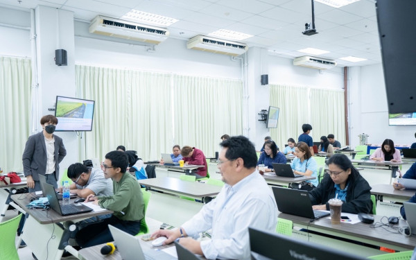 หน่วยวิจัยเพื่อการจัดการพลังงานและเศรษฐนิเวศ เป็นวิทยากรบรรยายความรู้ ในโครงการอบรมเชิงปฏิบัติการในหลักสูตร 