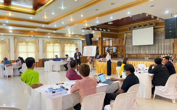 หน่วยวิจัย 3E ร่วมกับสำนักงานทรัพยากรธรรมชาติและสิ่งแวดล้อมจังหวัดหนองบัวลำภู จัดประชุมรับฟังความเห็นสำหรับการจัดทำรายงานสภาพการณ์ความเสี่ยง (Risk profile) ของผลกระทบจากการเปลี่ยนแปลงสภาพภูมิอากาศ 
