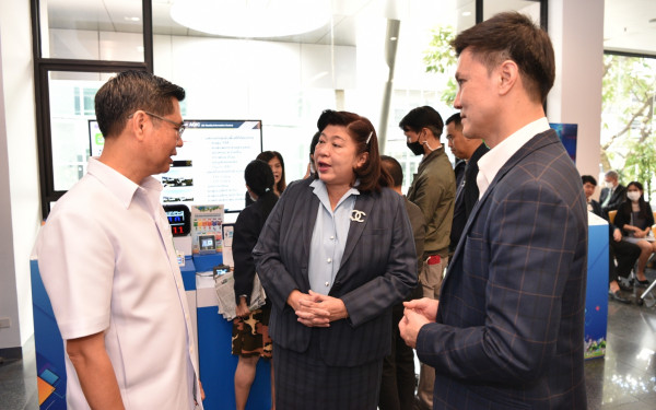 รัฐมนตรีว่าการกระทรวงการอุดมศึกษา วิทยาศาสตร์ วิจัยและนวัตกรรม ส่งมอบเครื่องตรวจวัดฝุ่นละอองขนาดเล็กในอากาศด้วยระบบเซ็นเซอร์ (DustBoy) ให้แก่กระทรวงสาธารณสุข