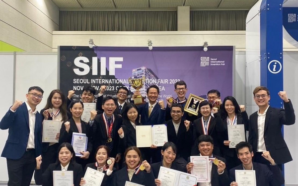 ทีมนักวิจัย 3E คว้ารางวัลชนะเลิศระดับ “Grand Prize” ในการประกวดผลงานวิจัย สิ่งประดิษฐ์ และนวัตกรรม ในเวทีนานาชาติ ณ กรุงโซล สาธารณรัฐเกาหลี 