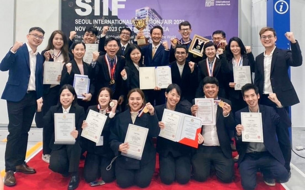 ทีมนักวิจัย 3E คว้ารางวัลชนะเลิศระดับ “Grand Prize” ในการประกวดผลงานวิจัย สิ่งประดิษฐ์ และนวัตกรรม ในเวทีนานาชาติ ณ กรุงโซล สาธารณรัฐเกาหลี 