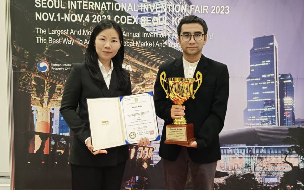 ทีมนักวิจัย 3E คว้ารางวัลชนะเลิศระดับ “Grand Prize” ในการประกวดผลงานวิจัย สิ่งประดิษฐ์ และนวัตกรรม ในเวทีนานาชาติ ณ กรุงโซล สาธารณรัฐเกาหลี 