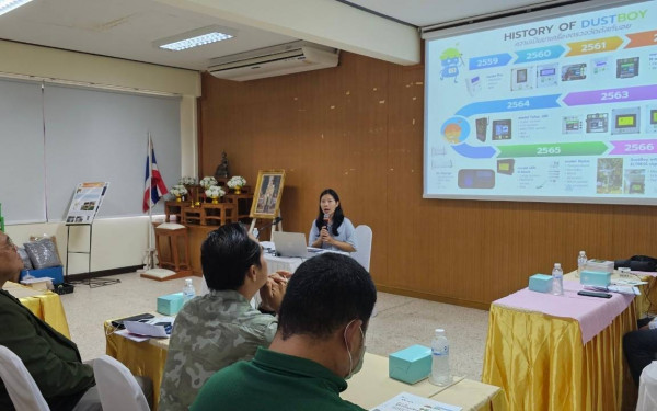 นักวิจัยหน่วยวิจัย 3E เป็นวิทยากรบรรยายการดูแลเครื่อง​วัดฝุ่นละอองขนาดเล็ก PM2.5 (DustBoy​) เพื่อการเฝ้าระวังและเตือนภัย ในจังหวัดสิงห์​บุรี​
